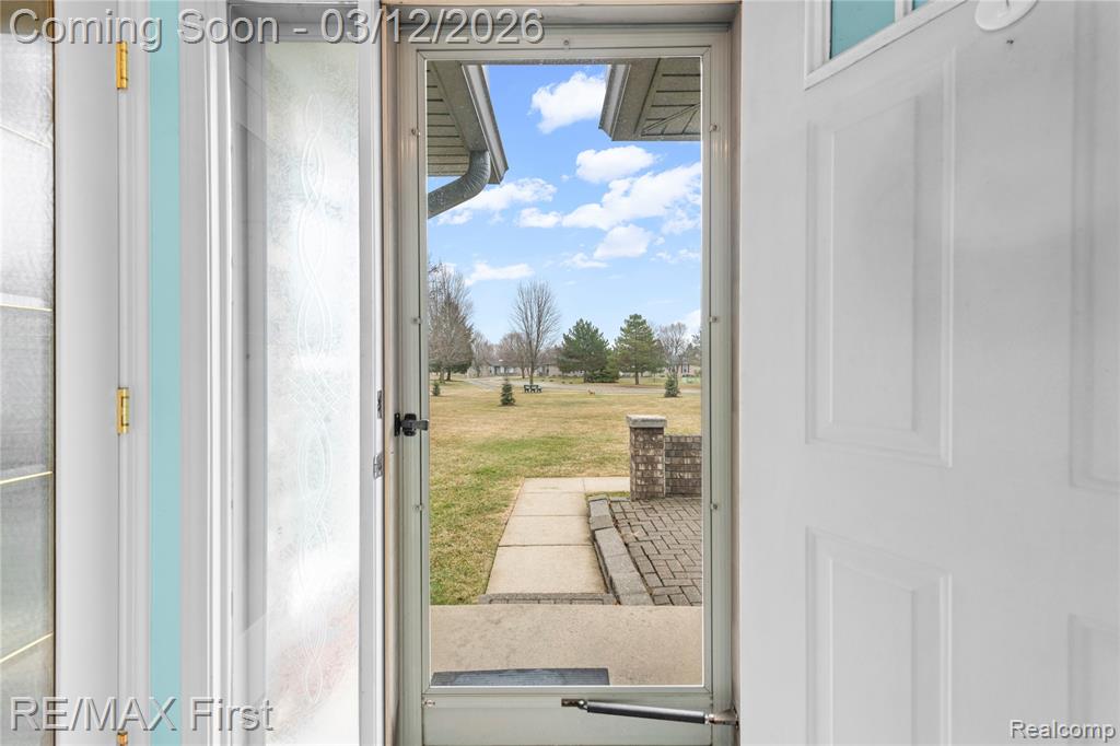 48578 Edgemont Court, Utica, MI 48315 — Photo 3