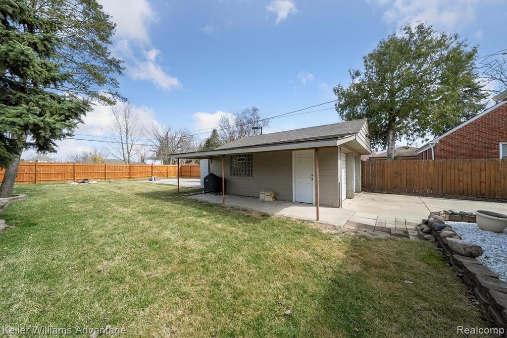 836 CLINTON Street, Wyandotte, MI 48192 — Photo 29