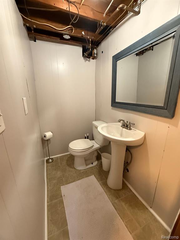 6035 GRAPER Drive, Waterford, MI 48329 — Photo 17