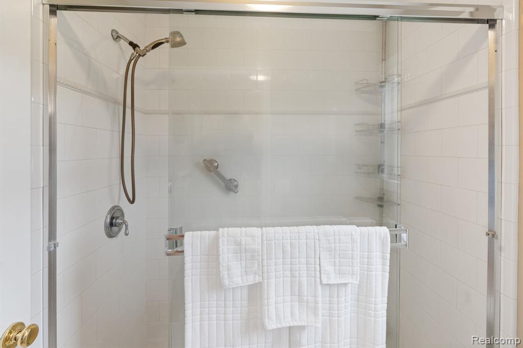 4653 6 Mile Road, South Lyon, MI 48178 — Photo 37