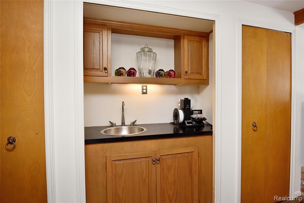 799 E Long Lake Road, Bloomfield Hills, MI 48304 — Photo 16