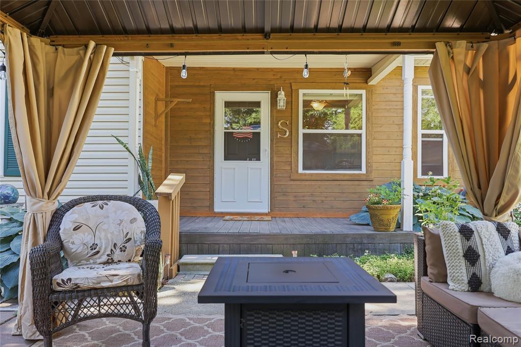 806 S 10th Street, St. Clair, MI 48079 — Photo 37