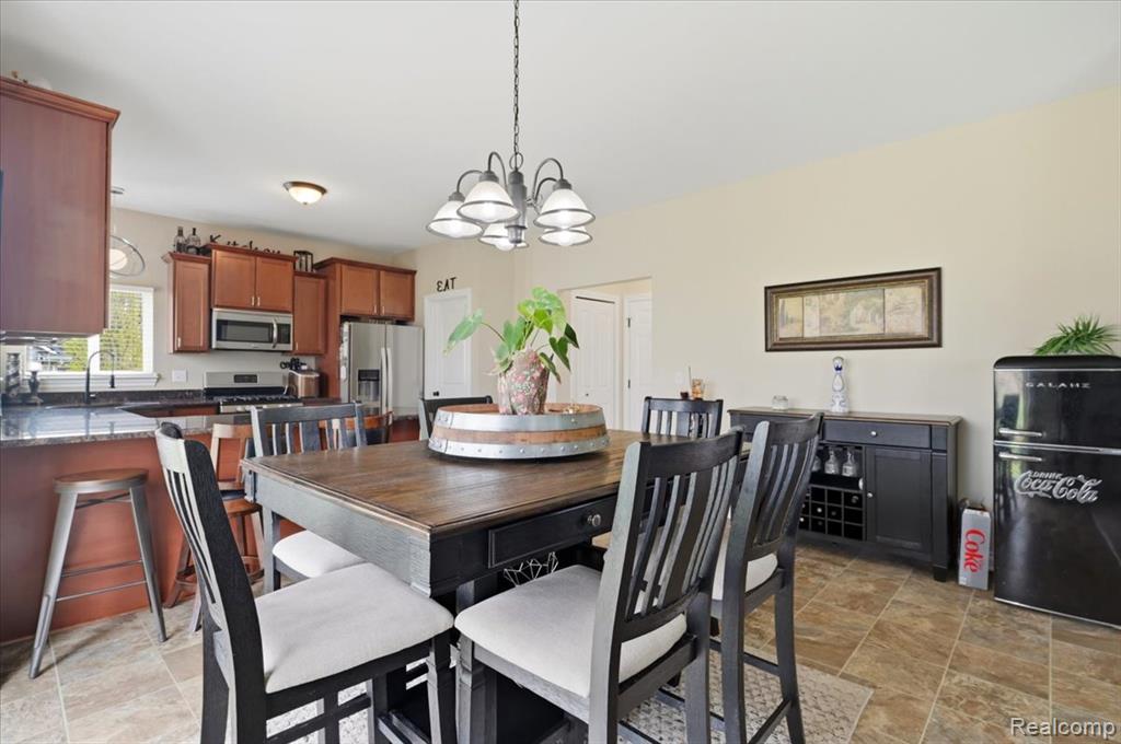 8131 Peninsula Circle, Grand Blanc, MI 48439 — Photo 10