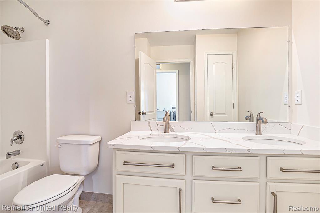59696 Twin Pines Drive, New Hudson, MI 48165 — Photo 13