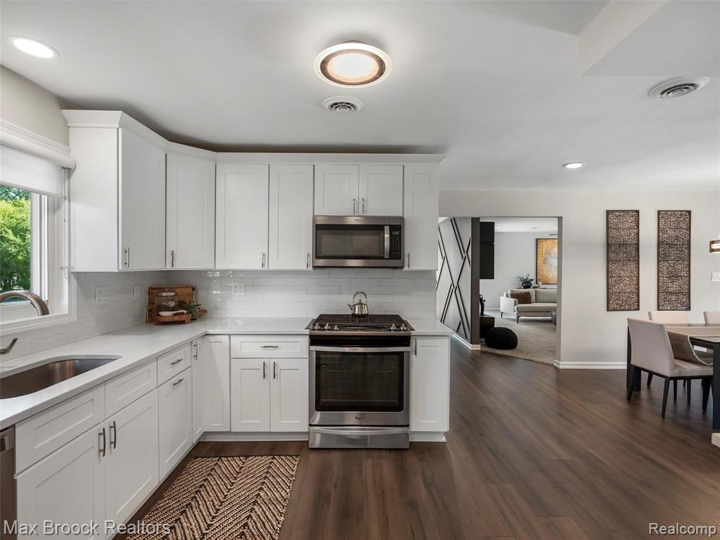 4740 Burnley Drive, Bloomfield Hills, MI 48304 — Photo 10