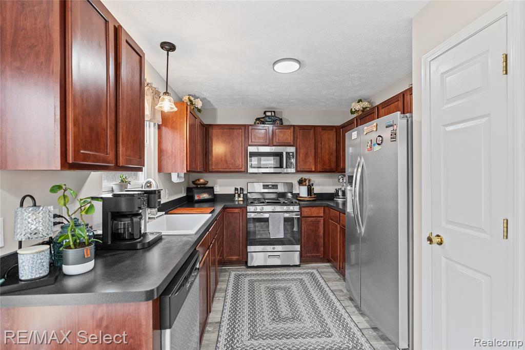 185 Laura Lane, Linden, MI 48451 — Photo 13