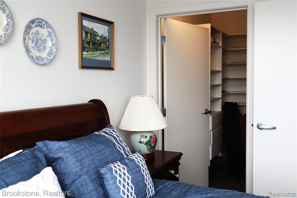 432 Washington Avenue, 1304, Royal Oak, MI 48067 — Photo 27