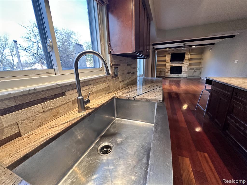 898 Portsmouth Drive, Troy, MI 48084 — Photo 5
