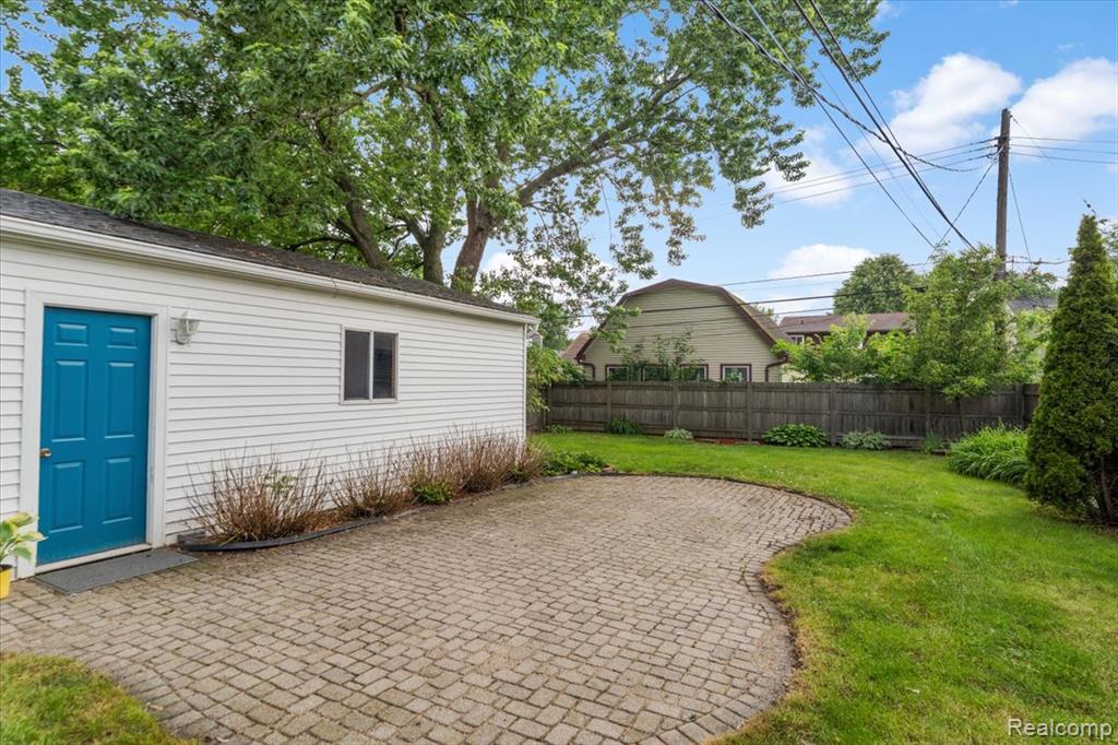 2519 Buckingham Avenue, Berkley, MI 48072 — Photo 23