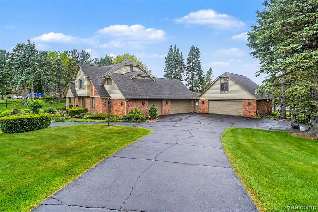 10391 Hills Lane Drive, Goodrich Vlg, MI — Photo 4