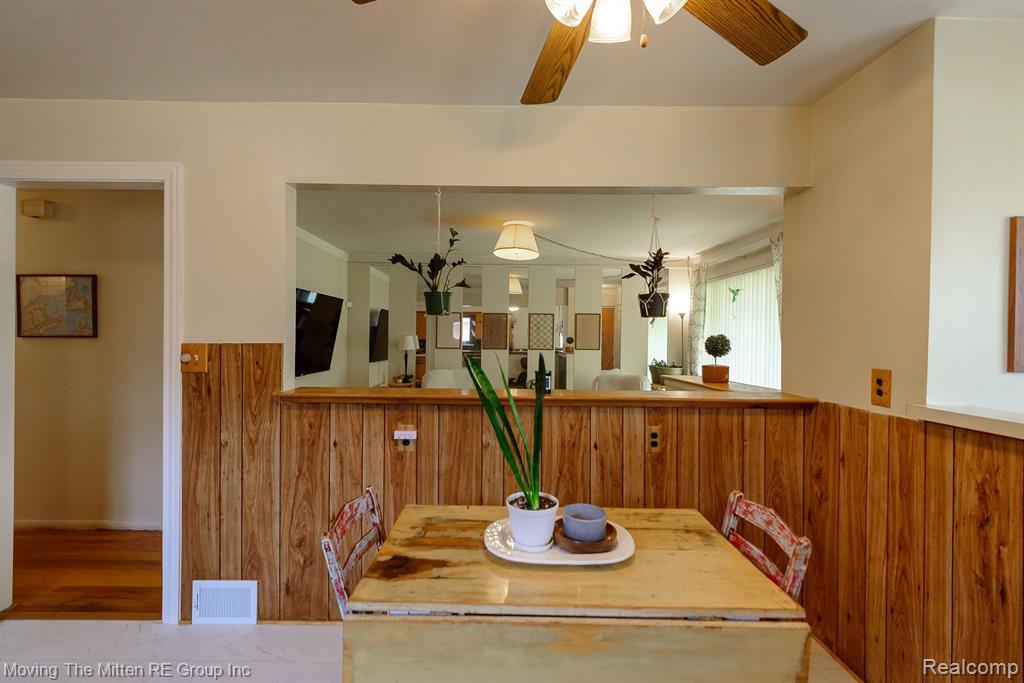 6604 COLONIAL Street, Dearborn Heights, MI 48127 — Photo 11