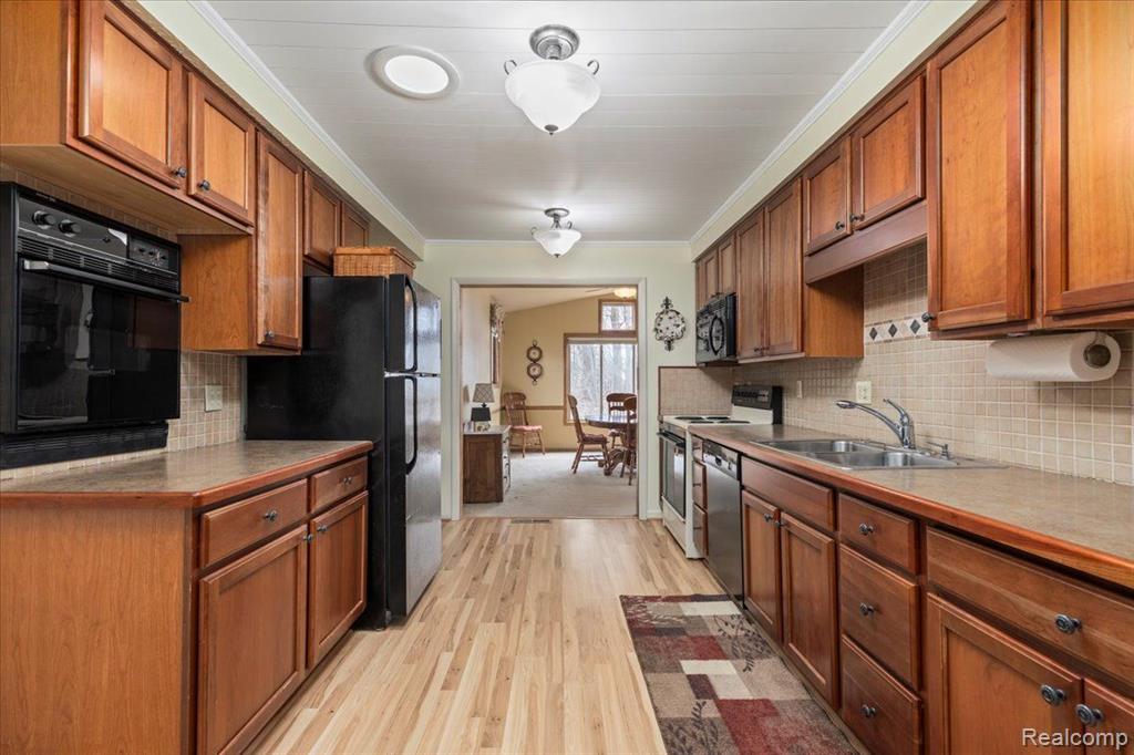 55 MINNETONKA Drive, Oxford, MI 48371 — Photo 12