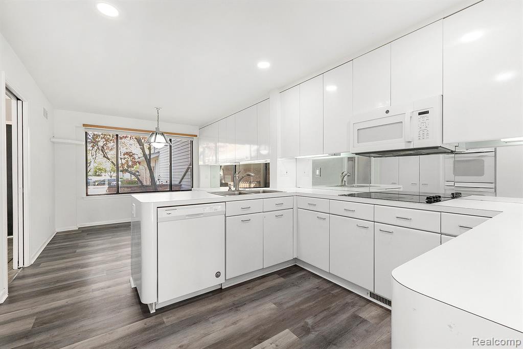 7006 Bridge Way, West Bloomfield, MI — Photo 15