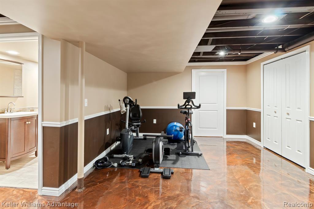 8079 THORNHILL Drive, Ypsilanti, MI 48197 — Photo 48