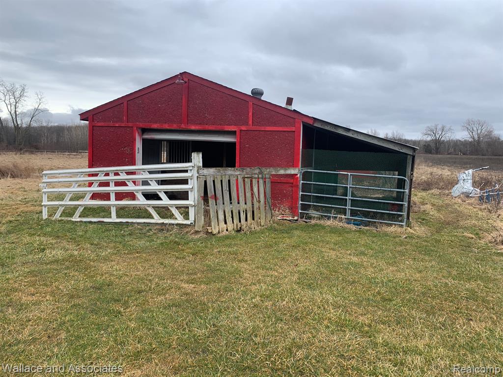 8407 SMITHS CREEK Road, Wales, MI — Photo 22