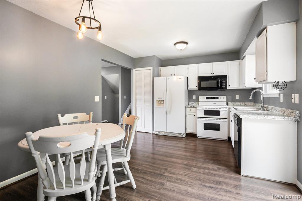 621 Vincent Street, Pinckney, MI 48169 — Photo 4