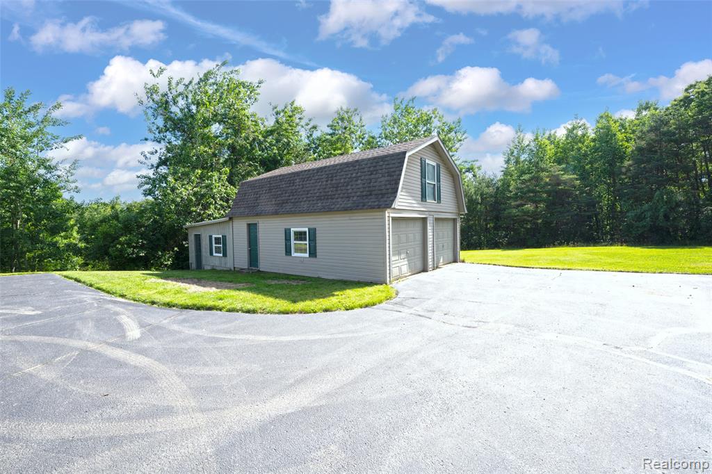 5370 Whipple Lake Road, Clarkston, MI 48348 — Photo 35