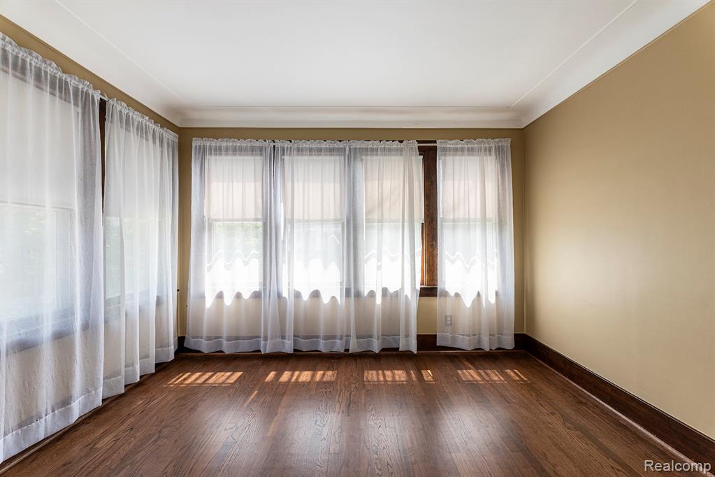 8238 Clinton River Road, Sterling Heights, MI 48314 — Photo 11