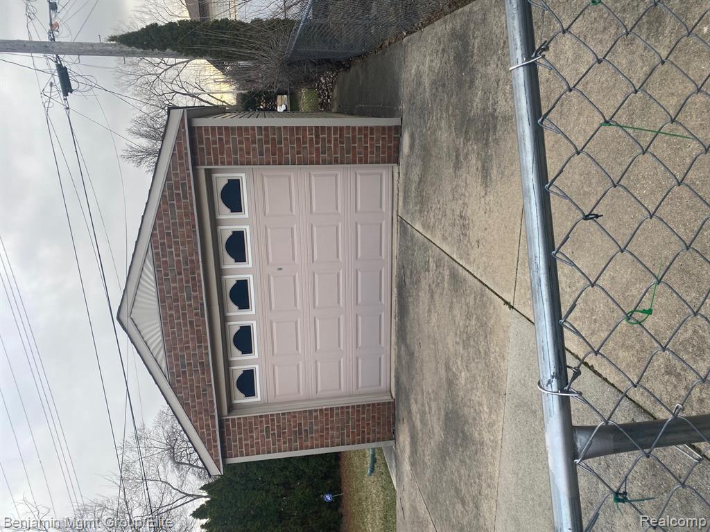24265 Dante Street, Oak Park, MI 48237 — Photo 2