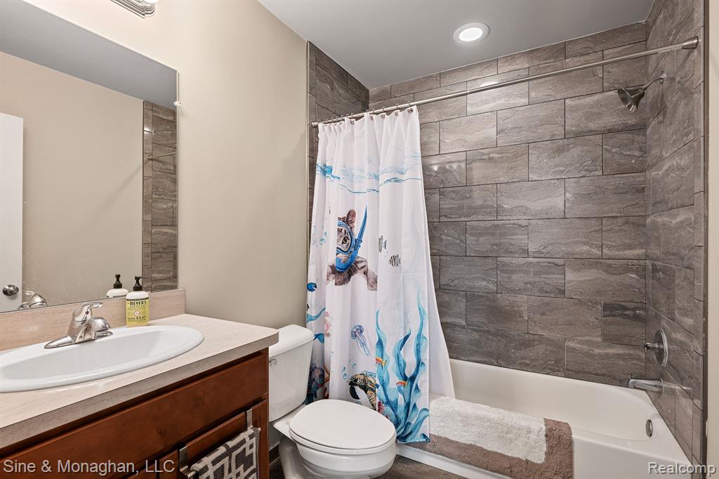 40450 JUNIPER Court, Clinton Twp, MI 48036 — Photo 28