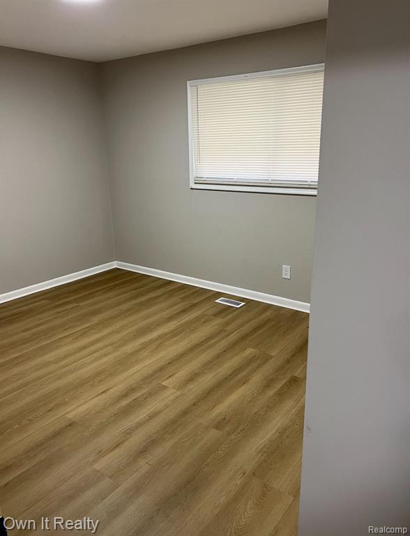4976 BEDFORD Street, Dearborn Heights, MI 48125 — Photo 11