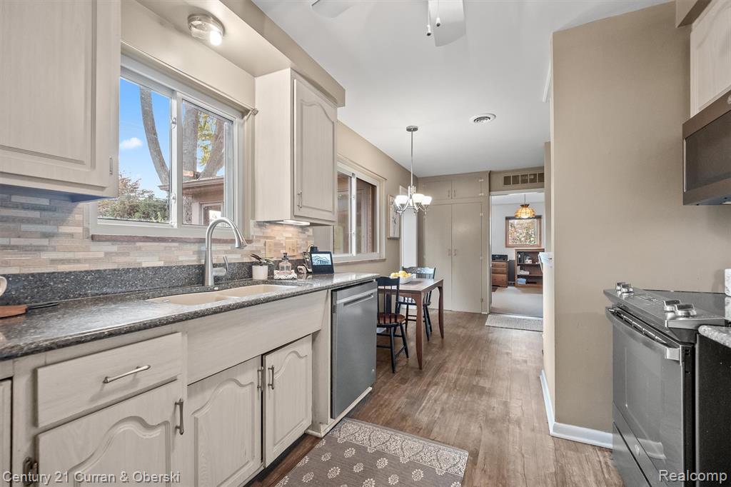 47245 Battleford Lane, Northville, MI 48167 — Photo 14