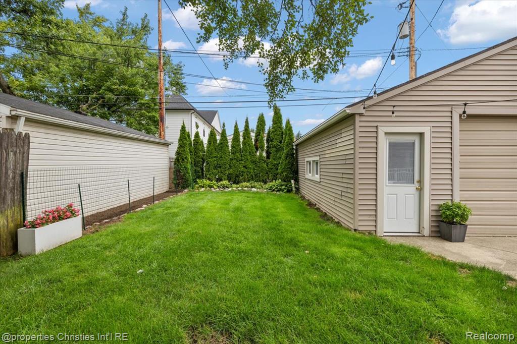 559 E Southlawn Boulevard, Birmingham, MI 48009 — Photo 27