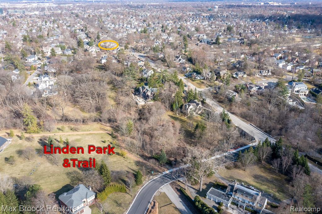 850 W LINCOLN Street, Birmingham, MI 48009 — Photo 38