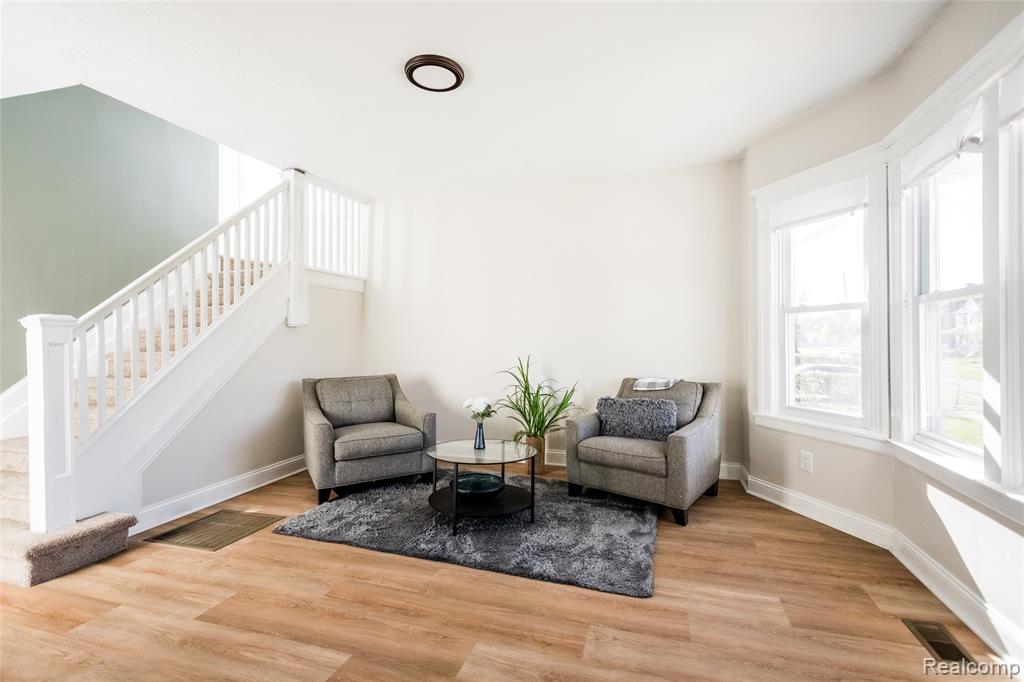 2592 Harding Street, Detroit, MI 48214 — Photo 5