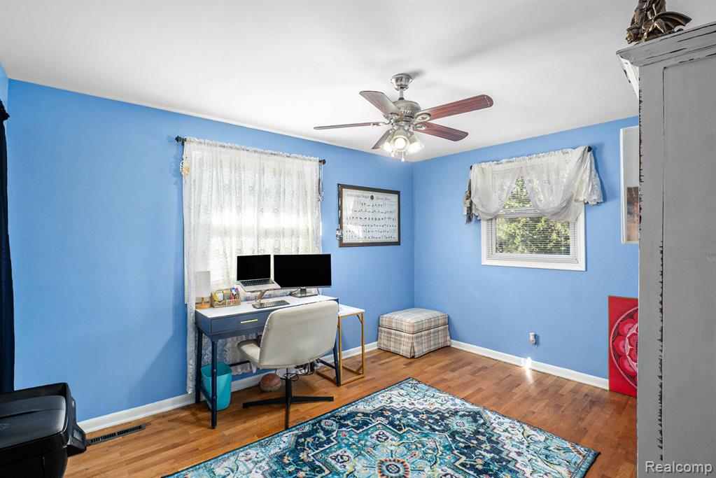 6137 Pebbleshire Drive, Grand Blanc, MI 48439 — Photo 17