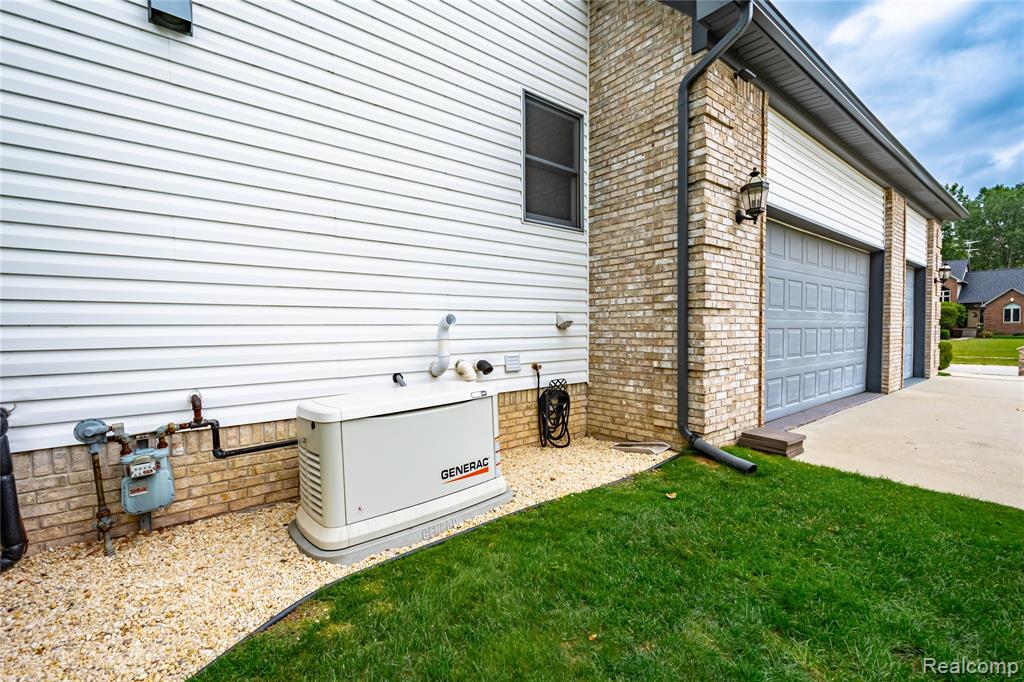 5429 Shorewood Drive, Fort Gratiot, MI 48059 — Photo 12