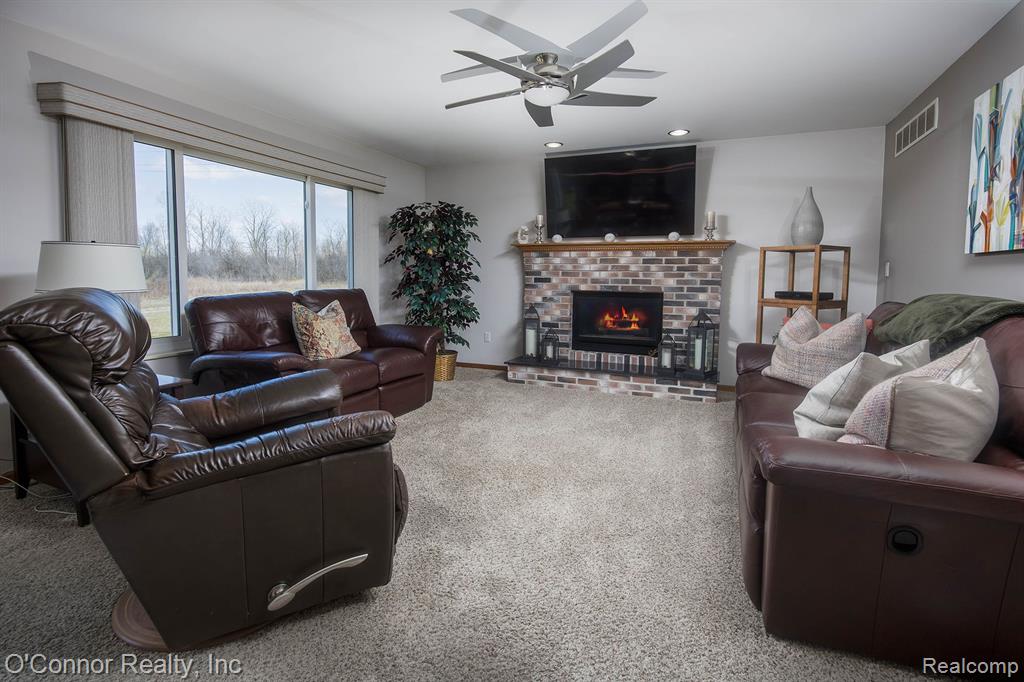748 ALEXANDRIA Street, Marysville, MI 48040 — Photo 7