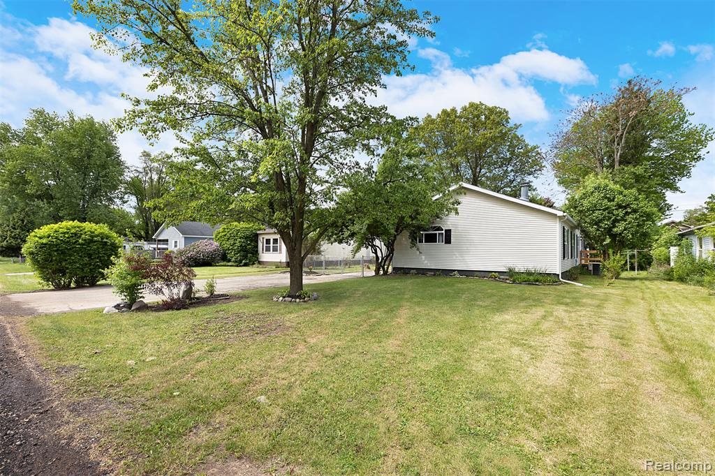 2616 Tim Avenue, Brighton, MI 48114 — Photo 2