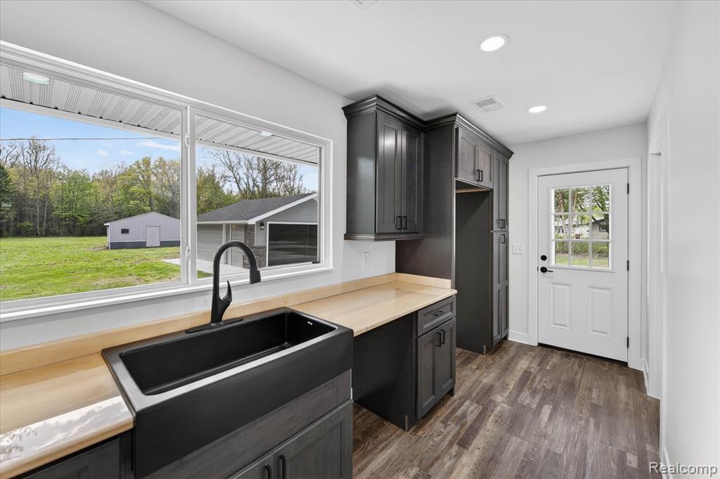 29055 Bredow Avenue, Romulus, MI 48174 — Photo 14