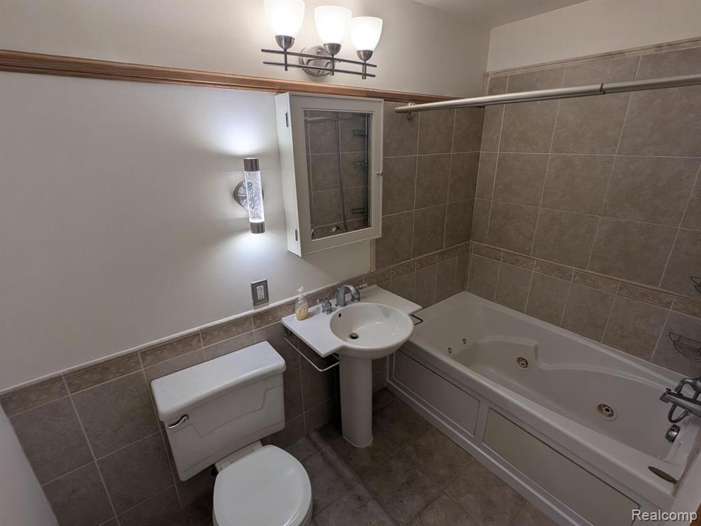 5155 Greenview, Clarkston, MI 48348 — Photo 14