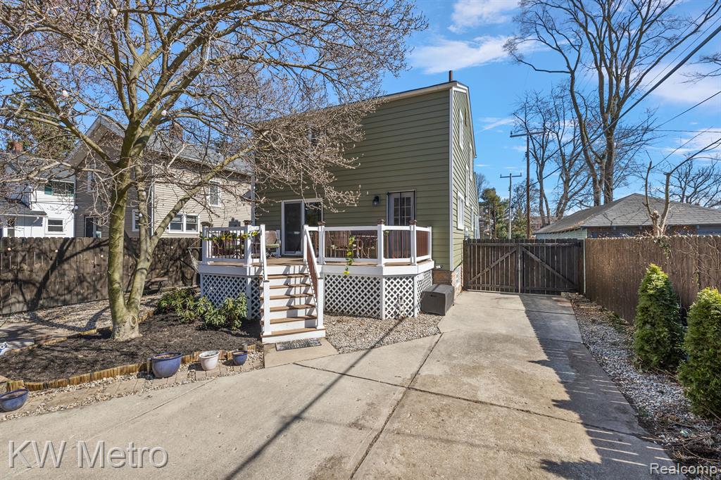 919 N WASHINGTON Avenue, Royal Oak, MI 48067 — Photo 13