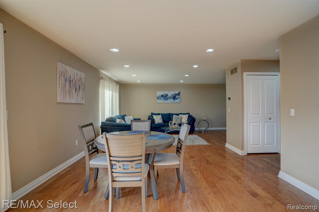4062 OAK Street, Grand Blanc, MI 48439 — Photo 16