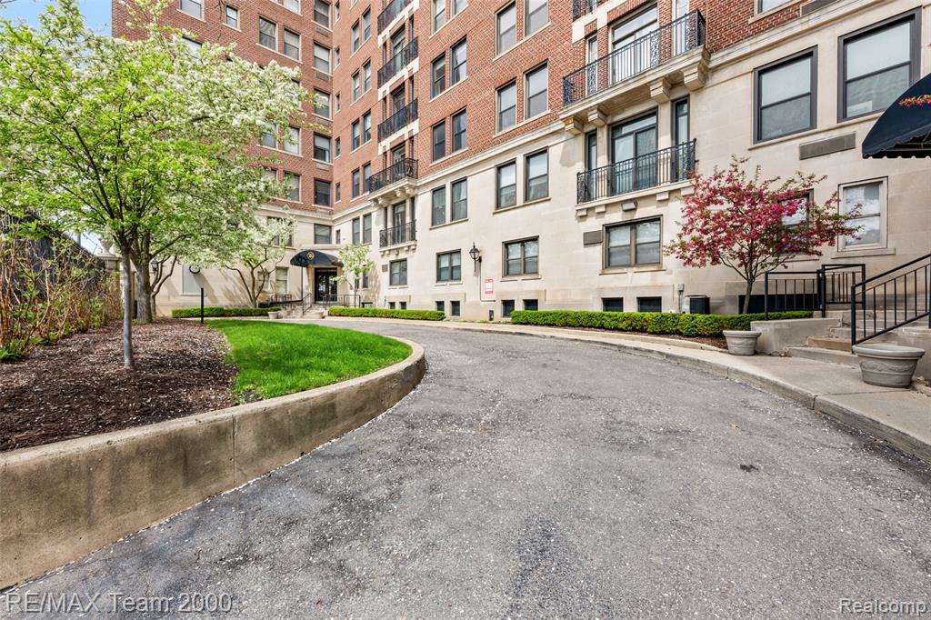 2900 E Jefferson Avenue, 61-C8, Detroit, MI 48207 — Photo 9