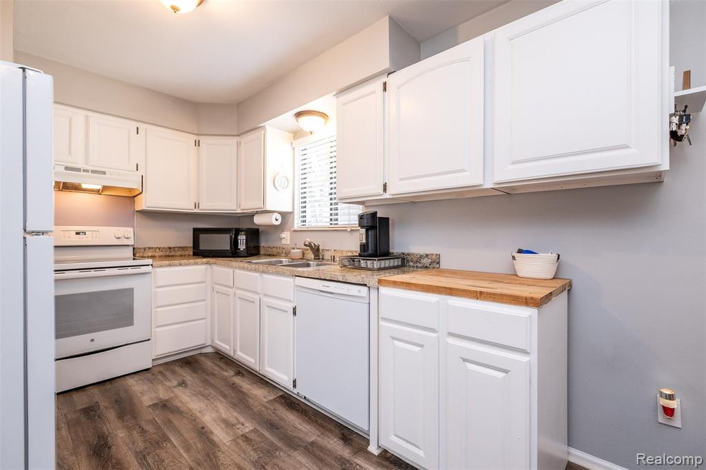 5720 Berkley Drive, Waterford, MI 48327 — Photo 11