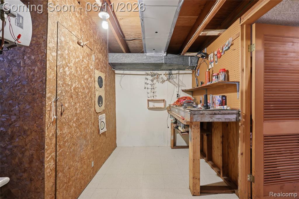 29609 Mark Avenue, Madison Heights, MI 48071 — Photo 32
