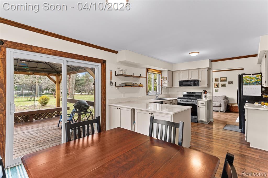 6374 Rickett Road, Brighton, MI 48116 — Photo 10