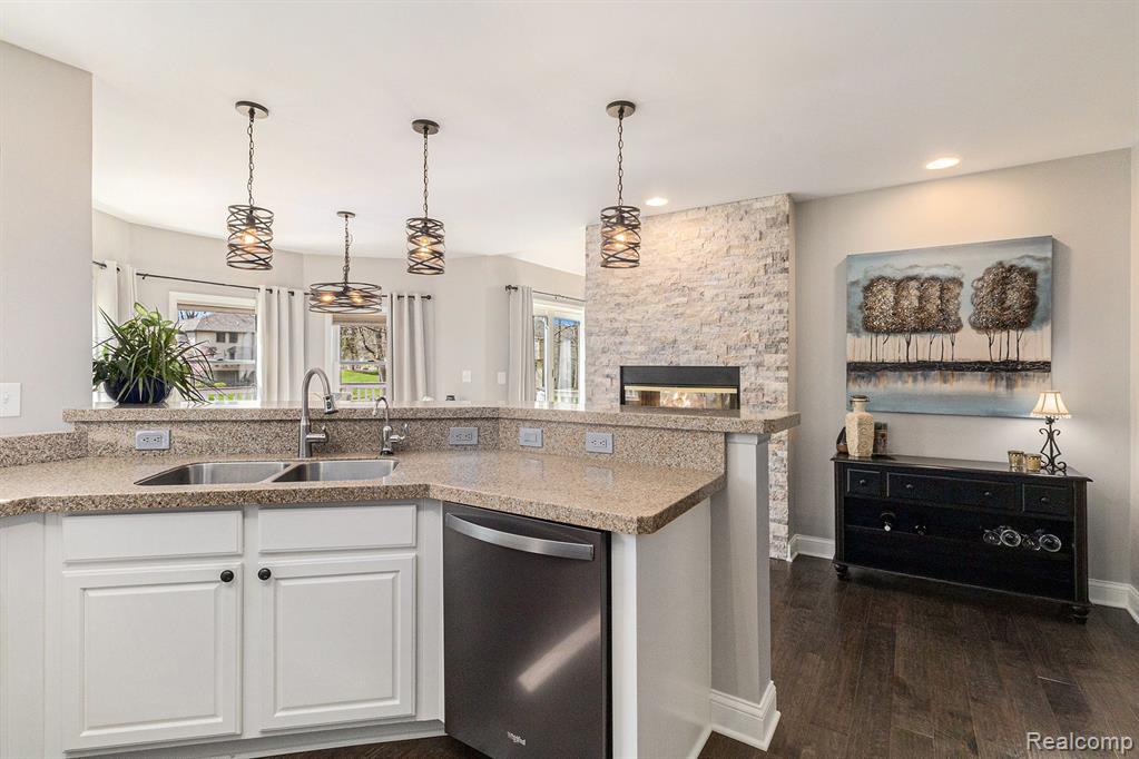 9080 MOONLIGHT BAY, Pinckney, MI 48169 — Photo 23