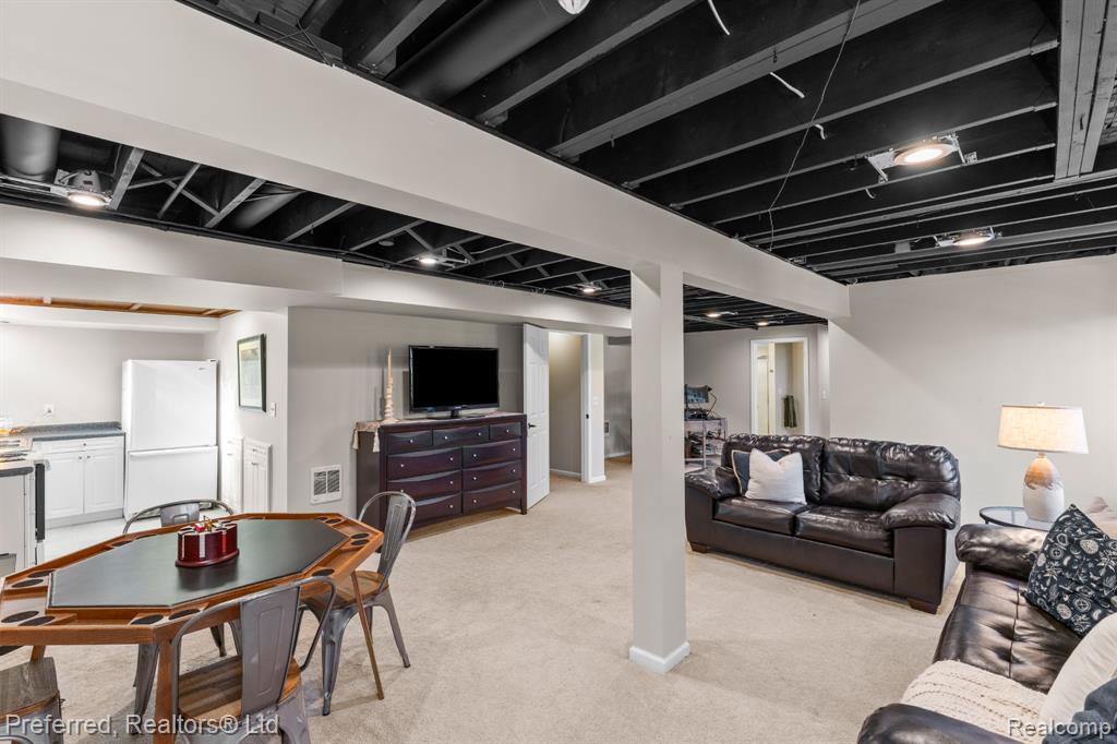 50045 Heron Court, Canton, MI 48187 — Photo 38