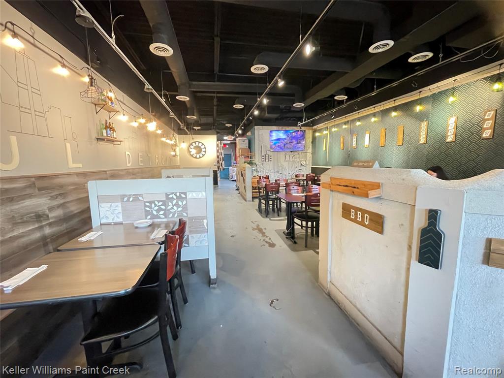 39743 Grand River Ave, Novi, MI — Photo 3