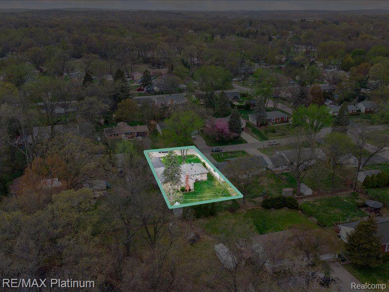 2338 ROSELAWN Street, Wolverine Lake, MI 48390 — Photo 26