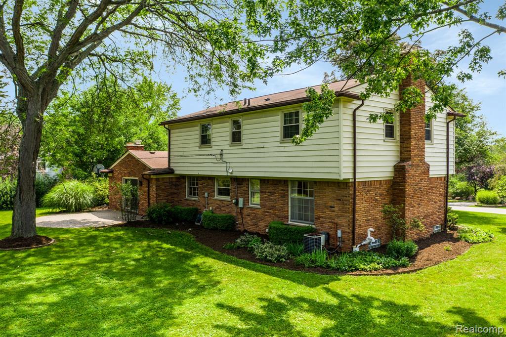 4259 WENDELL Road, West Bloomfield, MI 48323 — Photo 35