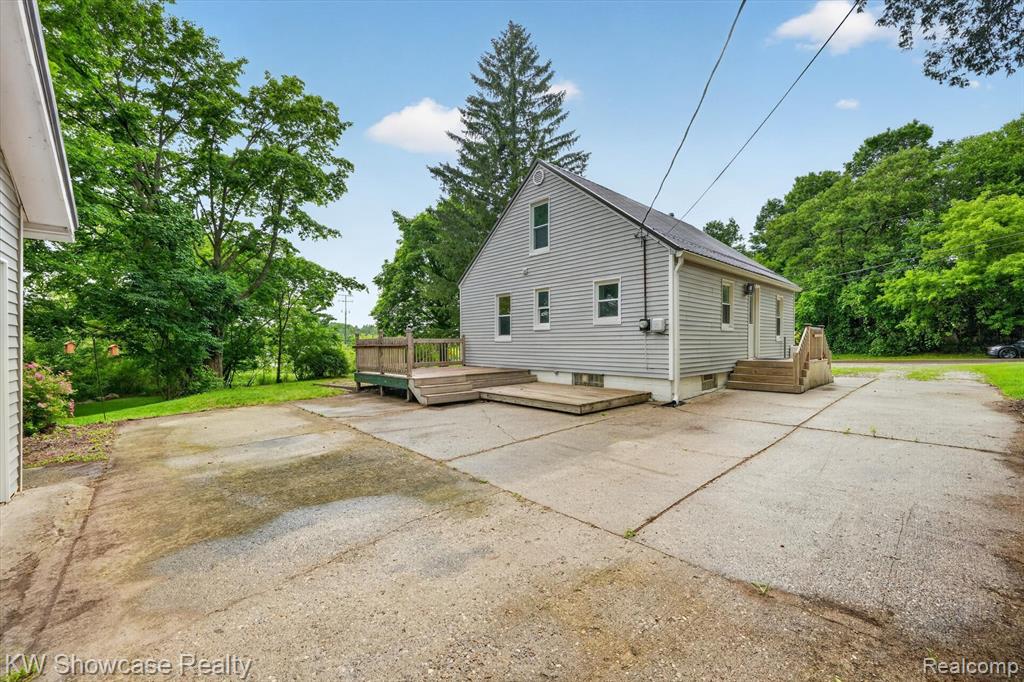 407 Broadway, Davisburg, MI 48350 — Photo 30
