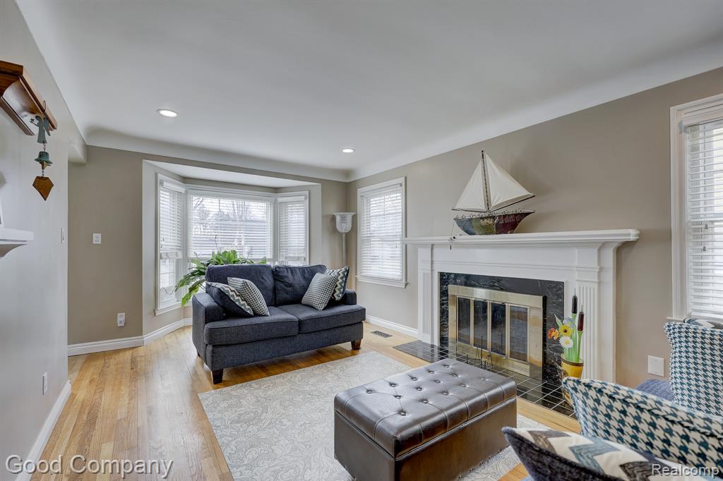 924 Marywood Drive, Royal Oak, MI 48067 — Photo 2