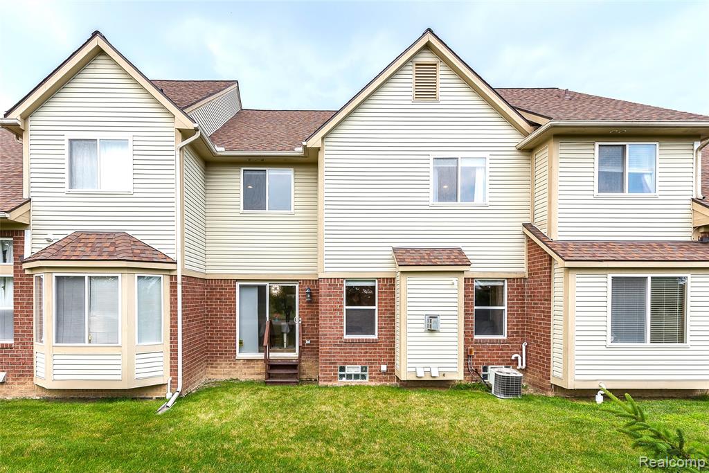 1010 Paddock Drive, South Lyon, MI 48178 — Photo 18