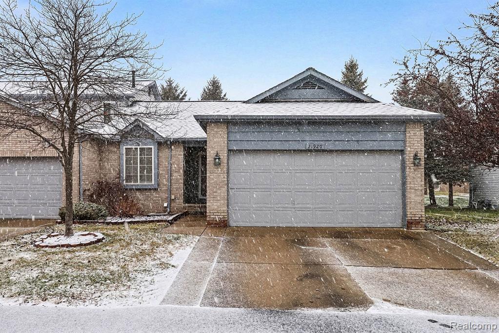 21920 Quail Ridge Drive N, Brownstown, MI 48193 — Photo 32